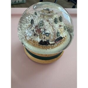 Vintage 1987 San Francisco Music Box Company Snow Globe Winter wonderland/BOX